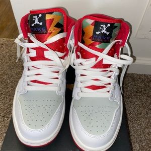 Jordan Mid Retro Hare 1s